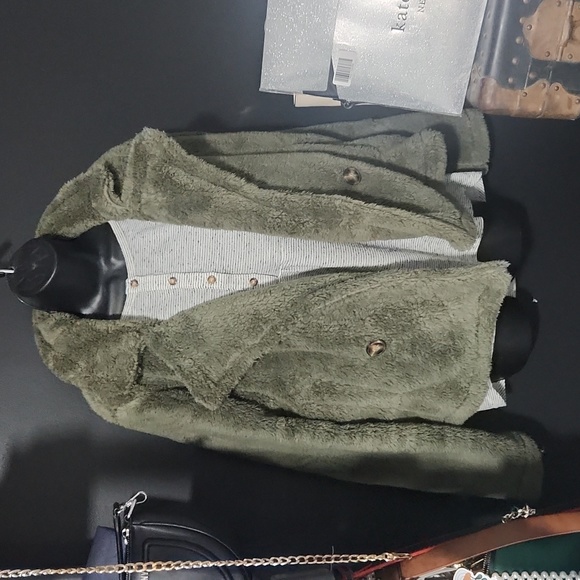 Notched Sherpa Collared Jacket - Picture 2 of 2